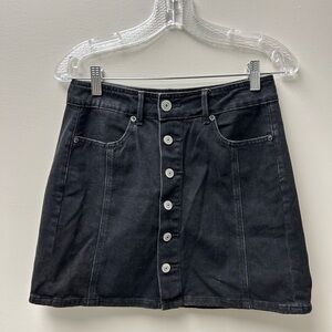 American Eagle Black Button Up Mini Jean Skirt‎